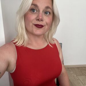 Lotte T. (hun/hende)